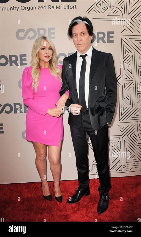troy van leeuwen wife